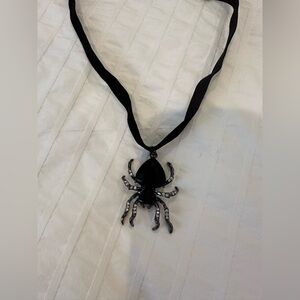 Spider necklace choker